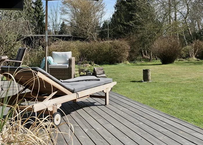 Nyaraló Modernized 800 Meter From The Bøtø By